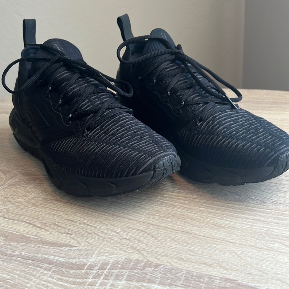 Under Armour Hovr Phantom Black/Gray Men’s sz 11.5
